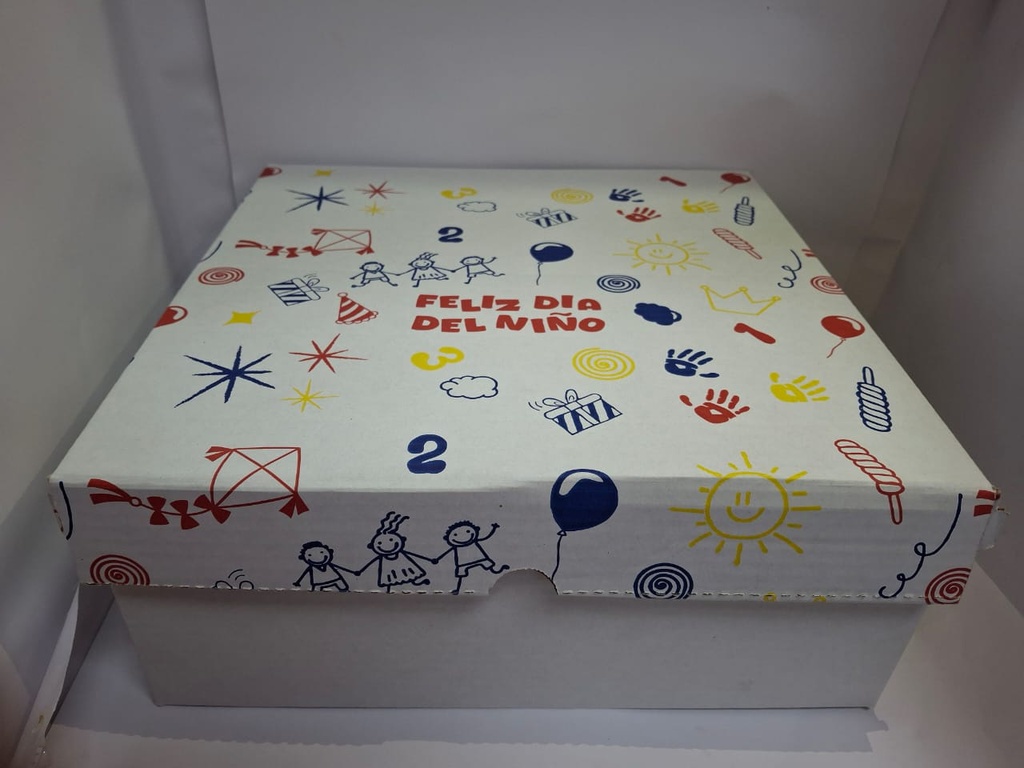 CAJA PASTEL DIA DEL NIÑO 14X14X6